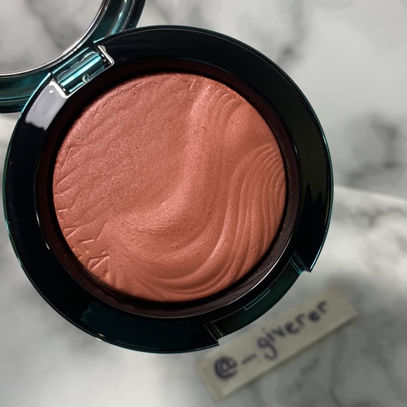 SEA ME, HEAR ME Alluring Aquatic MAC Extra Dimension Blush - Picture 4 of 15
